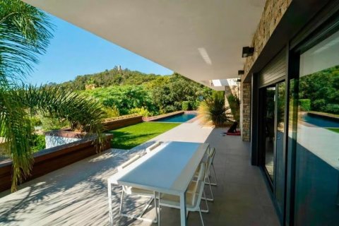 Villa en venta en Barcelona, España 5 dormitorios, 507 m2 No. 143374 - foto 8