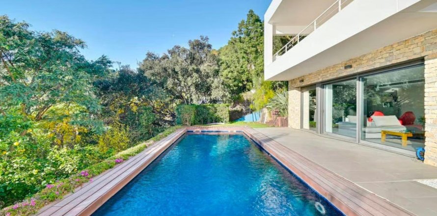 Villa en Barcelona, España 5 dormitorios, 507 m2 No. 143374