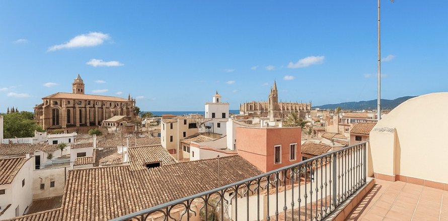 Apartment in Mallorca, Spain 3 bedrooms, 170 sq.m. No. 143369