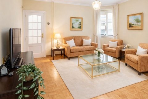 Продажа квартиры в Мадрид, Испания 3 спальни, 97м2 №172961 - фото 1