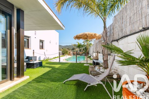 Apartamento en venta en La Bisbal Del Penedes, Tarragona, España 3 dormitorios, 158 m2 No. 172960 - foto 2