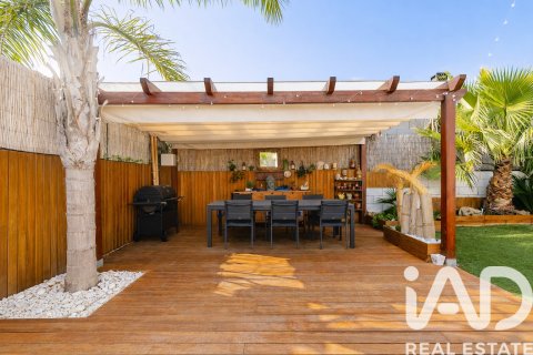 Apartamento en venta en La Bisbal Del Penedes, Tarragona, España 3 dormitorios, 158 m2 No. 172960 - foto 3