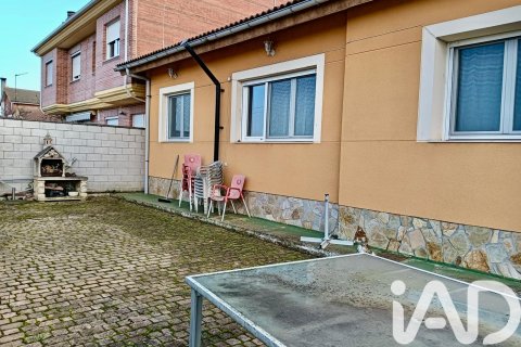 Сasa en venta en Soto de la Vega, León, España 4 dormitorios, 136 m2 No. 172965 - foto 3