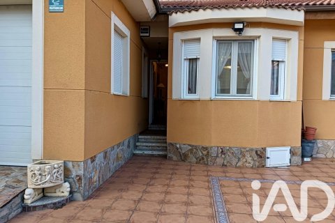 Сasa en venta en Soto de la Vega, León, España 4 dormitorios, 136 m2 No. 172965 - foto 5