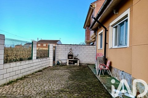Сasa en venta en Soto de la Vega, León, España 4 dormitorios, 136 m2 No. 172965 - foto 4