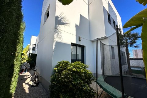 Villa till salu Ciudad Quesada, Alicante, Spanien 3 sovrum, 169 kvm. Nr. 139509 - foto 6