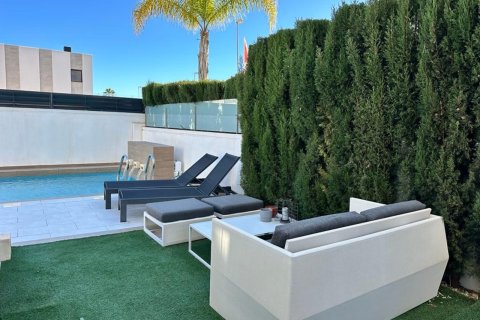 Villa till salu Ciudad Quesada, Alicante, Spanien 3 sovrum, 169 kvm. Nr. 139509 - foto 8