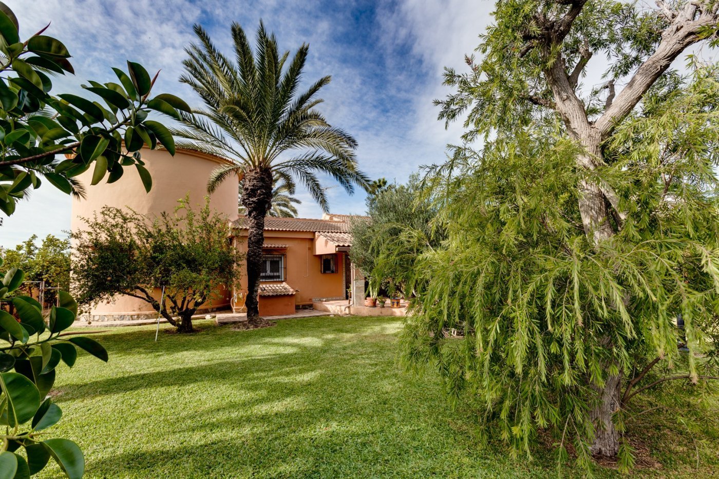 Villa a Torrevieja, Alicante, Spagna 5 camere da letto, 568 mq. N° 139507
