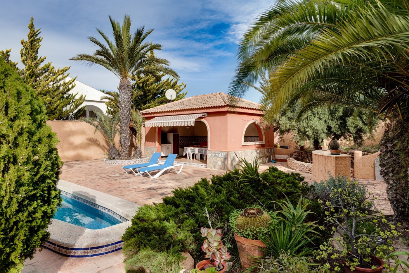Villa a Torrevieja, Alicante, Spagna 5 camere da letto, 568 mq. N° 139507