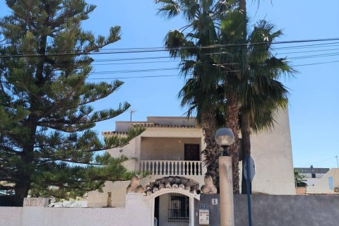 Casa adosada en venta Cabo Roig, Alicante, España 7 dormitorios, 200 m2 No. 139508 - foto 2