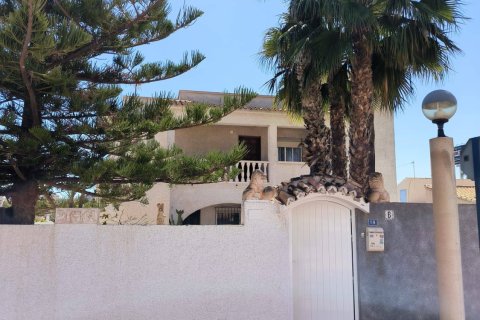 Casa adosada en venta Cabo Roig, Alicante, España 7 dormitorios, 200 m2 No. 139508 - foto 1