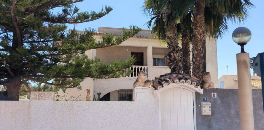 Kaupunkipientalo Cabo Roig, Alicante, Espanja 7 makuuhuonetta, 200 m2 No. 139508
