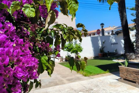 Casa adosada en venta Cabo Roig, Alicante, España 7 dormitorios, 200 m2 No. 139508 - foto 8