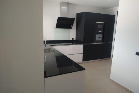 Villa till salu Pinoso, Alicante, Spanien 3 sovrum, 170 kvm. Nr. 139504 - foto 16