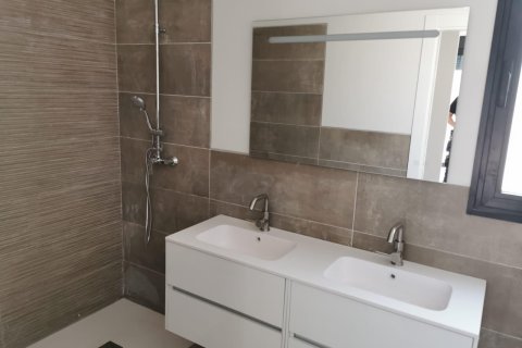Villa till salu Pinoso, Alicante, Spanien 3 sovrum, 170 kvm. Nr. 139504 - foto 12