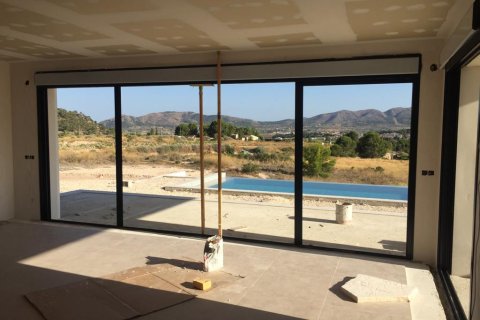 Villa till salu Pinoso, Alicante, Spanien 3 sovrum, 170 kvm. Nr. 139504 - foto 3