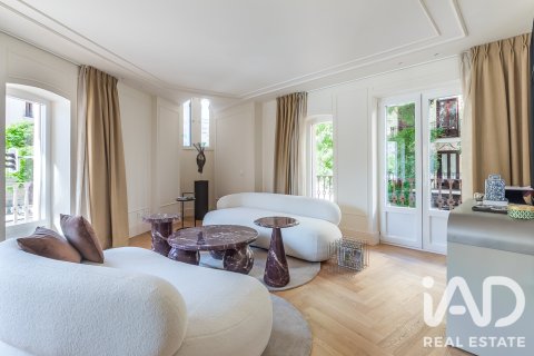 Продажа квартиры в Мадрид, Испания 3 спальни, 182м2 №188073 - фото 1
