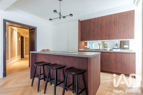 Продажа квартиры в Мадрид, Испания 3 спальни, 182м2 №188073 - фото 4
