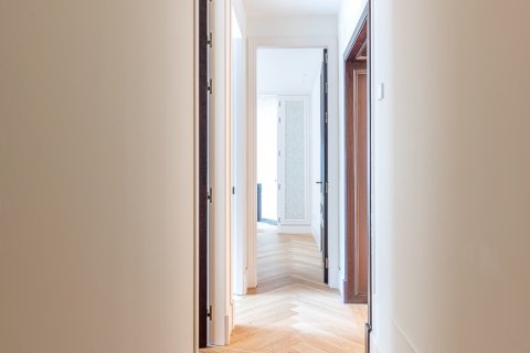 Продажа квартиры в Мадрид, Испания 3 спальни, 182м2 №188073 - фото 12