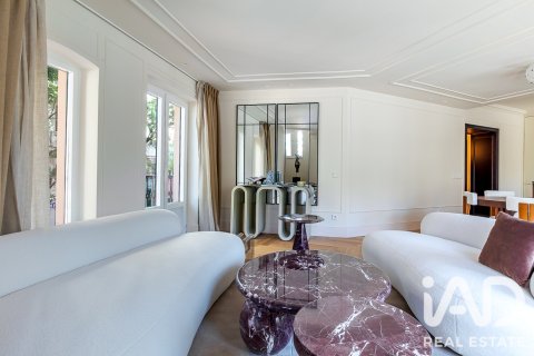 Продажа квартиры в Мадрид, Испания 3 спальни, 182м2 №188073 - фото 2