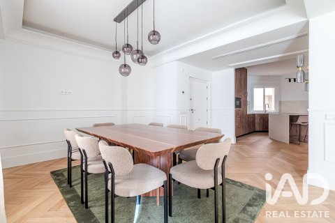 Продажа квартиры в Мадрид, Испания 5 спален, 287м2 №188075 - фото 3