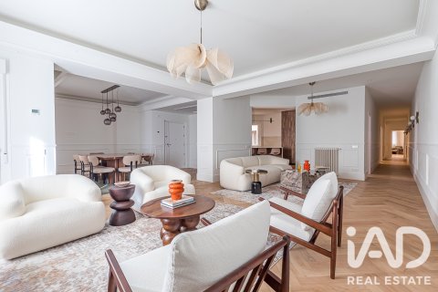 Продажа квартиры в Мадрид, Испания 5 спален, 287м2 №188075 - фото 2