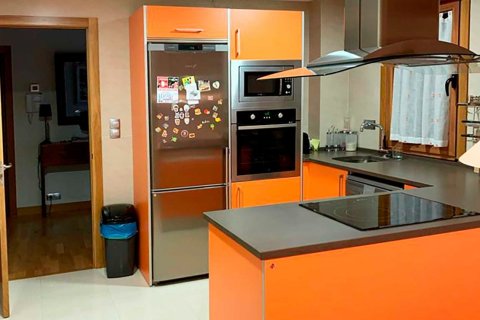 Продажа дома в Хака, Уэска, Испания 7 спален, 378м2 №188079 - фото 13