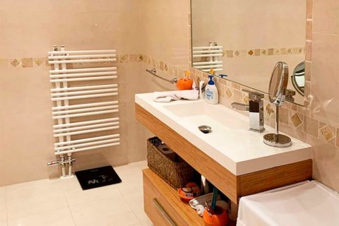 Продажа дома в Хака, Уэска, Испания 7 спален, 378м2 №188079 - фото 25