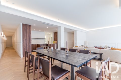 Продажа квартиры в Мадрид, Испания 3 спальни, 217м2 №188077 - фото 2