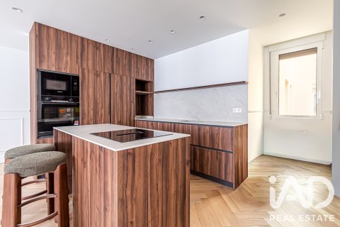 Продажа квартиры в Мадрид, Испания 3 спальни, 217м2 №188077 - фото 6