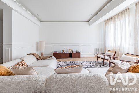 Продажа квартиры в Мадрид, Испания 3 спальни, 217м2 №188077 - фото 12