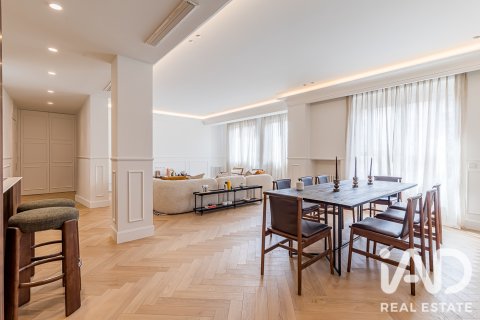 Продажа квартиры в Мадрид, Испания 3 спальни, 217м2 №188077 - фото 9