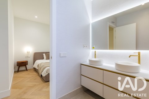 Продажа квартиры в Мадрид, Испания 3 спальни, 176м2 №188074 - фото 16