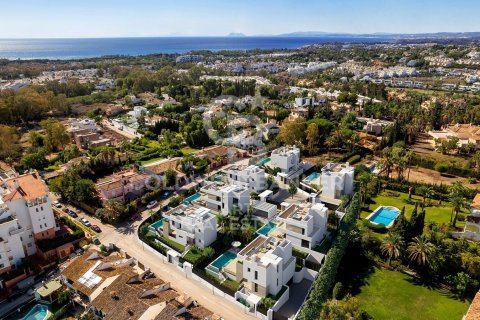 Dom w Estepona, Malaga, Hiszpania 4 sypialnie, 658 mkw. nr 159037 – zdjęcie 7