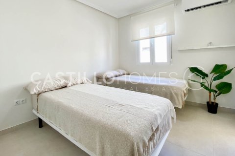 Townhouse for sale Playa Flamenca II, Alicante, Spain 4 bedrooms, 98 sq.m. No. 138014 - photo 21
