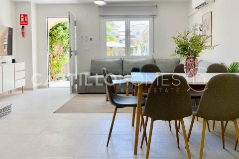 Townhouse for sale Playa Flamenca II, Alicante, Spain 4 bedrooms, 98 sq.m. No. 138014 - photo 9