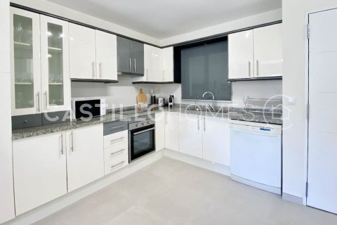 Townhouse for sale Playa Flamenca II, Alicante, Spain 4 bedrooms, 98 sq.m. No. 138014 - photo 13