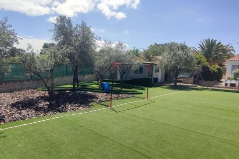 Villa till salu Sax, Alicante, Spanien 4 sovrum, 397 kvm. Nr. 139478 - foto 9