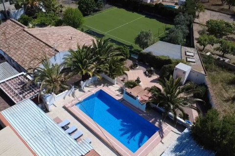 Villa till salu Sax, Alicante, Spanien 4 sovrum, 397 kvm. Nr. 139478 - foto 2
