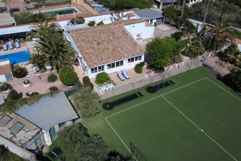 Villa till salu Sax, Alicante, Spanien 4 sovrum, 397 kvm. Nr. 139478 - foto 3