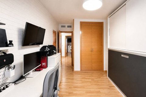 Продажа квартиры в Аликанте, Испания 3 спальни, 106м2 №180764 - фото 26