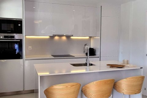 Huoneisto myytävänä Casares, Malaga, Espanja, 4 makuuhuonetta, 179.77 m2 No. 181539 - kuva 10