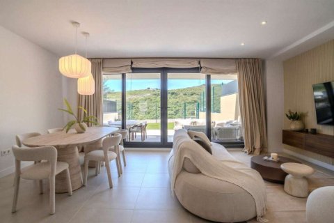 Huoneisto myytävänä Casares, Malaga, Espanja, 4 makuuhuonetta, 179.77 m2 No. 181539 - kuva 8
