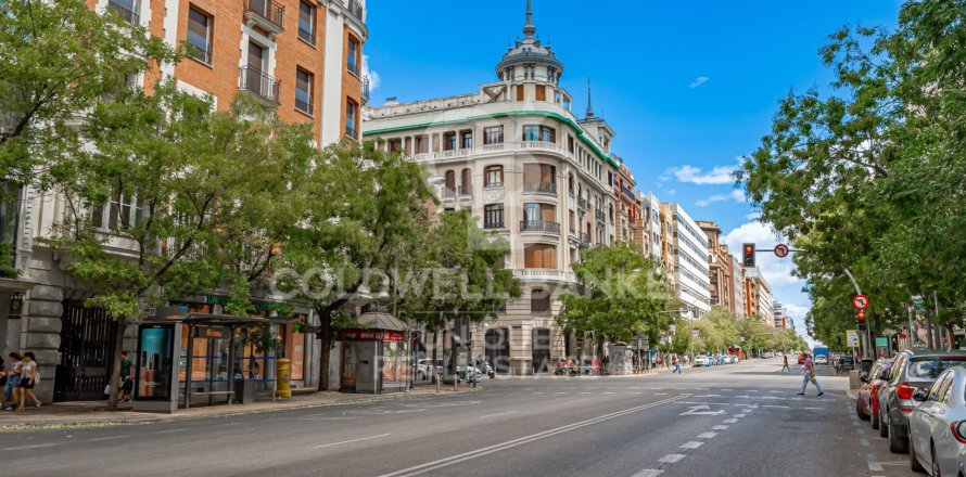Apartamento en Madrid, España 199 m2 No. 157128