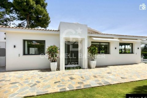 Kaupunkipientalo myytävänä Marbella, Malaga, Espanja, 4 makuuhuonetta, 635 m2 No. 157131 - kuva 3