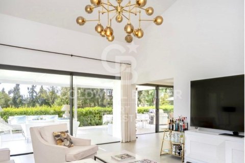 Kaupunkipientalo myytävänä Marbella, Malaga, Espanja, 4 makuuhuonetta, 635 m2 No. 157131 - kuva 6