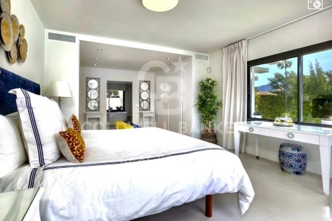 Kaupunkipientalo myytävänä Marbella, Malaga, Espanja, 4 makuuhuonetta, 635 m2 No. 157131 - kuva 16