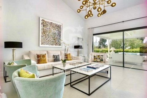 Kaupunkipientalo myytävänä Marbella, Malaga, Espanja, 4 makuuhuonetta, 635 m2 No. 157131 - kuva 7
