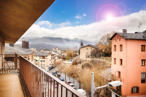 House for sale in Girona, Spain 4 bedrooms, 117 sq.m. No. 157132 - photo 3