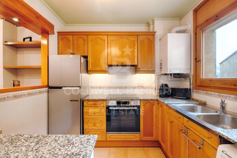 House for sale in Girona, Spain 4 bedrooms, 117 sq.m. No. 157132 - photo 9